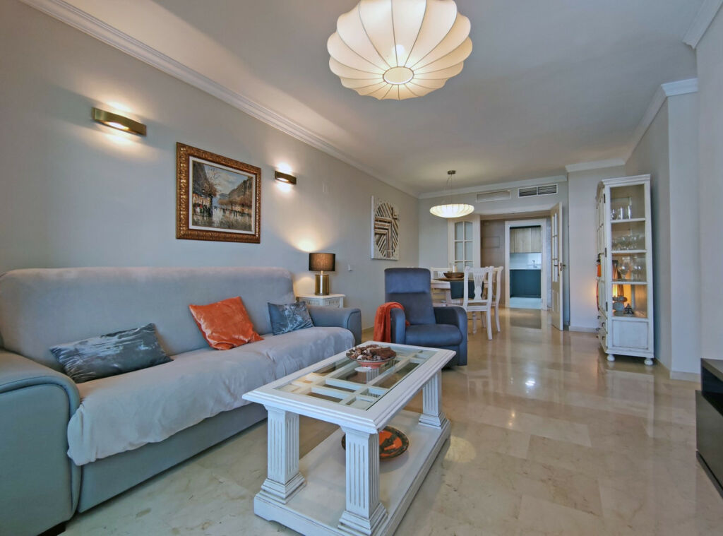 Middle Floor Apartment Puerto Banús Málaga - image 21