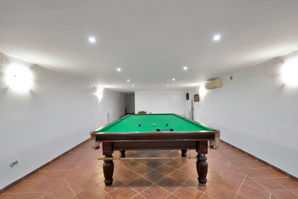 Detached Villa Estepona Málaga - image 21