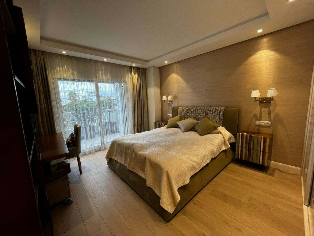 Middle Floor Apartment Puerto Banús Málaga - image 21