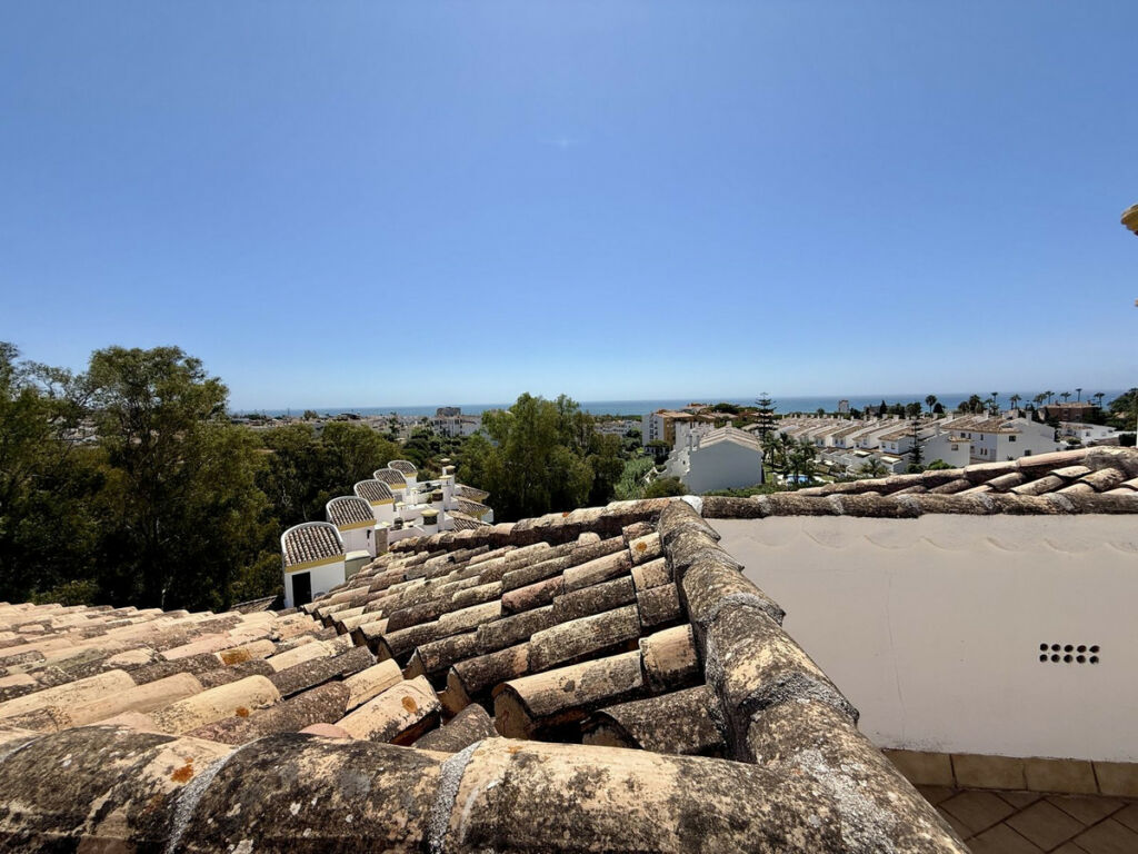 Penthouse Calahonda Málaga - image 21