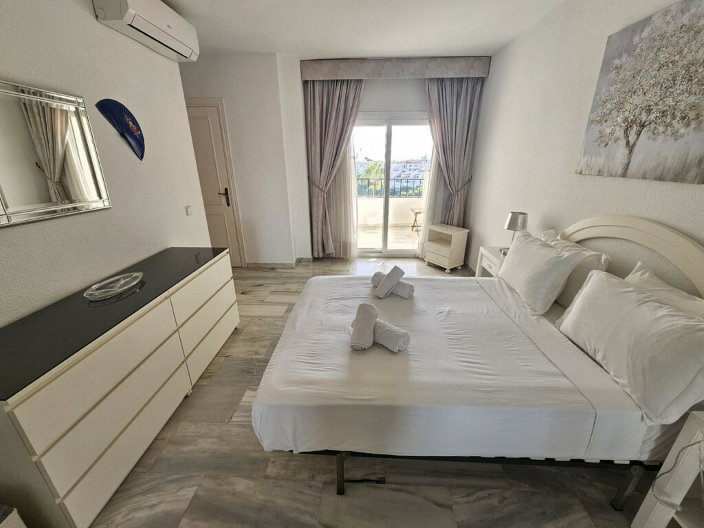 Middle Floor Apartment Calahonda Málaga - image 20