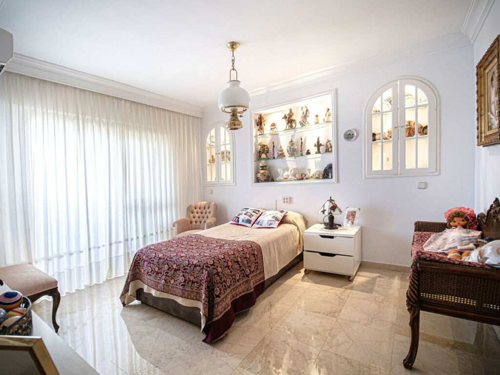 Middle Floor Apartment Benalmadena Málaga - image 21