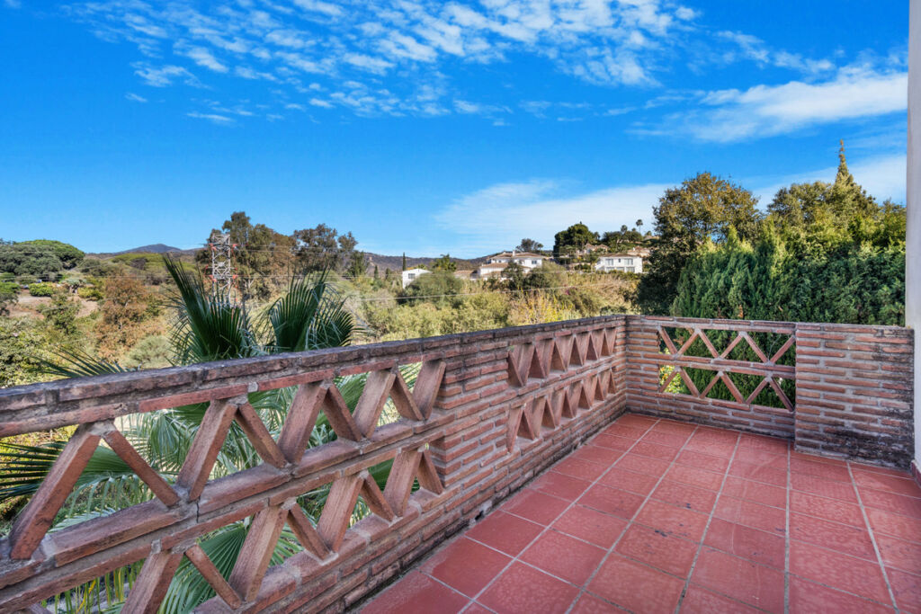 Detached Villa Elviria Málaga - image 21