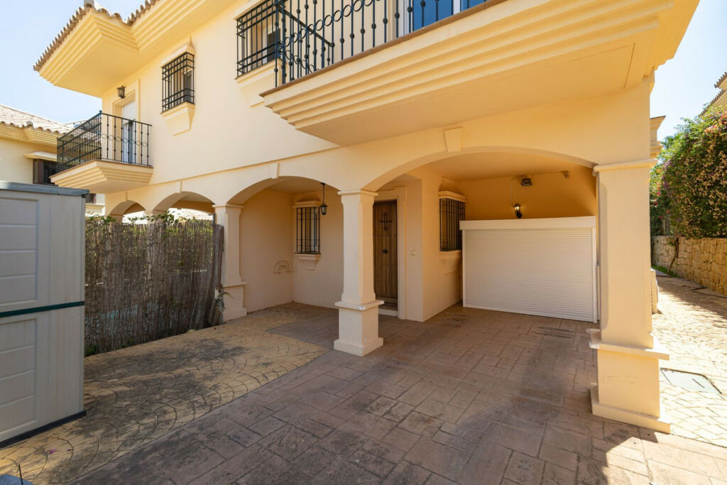 Semi-Detached House Riviera del Sol Málaga - image 21