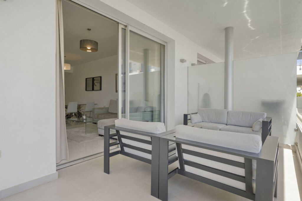 Middle Floor Apartment Estepona Málaga - image 21