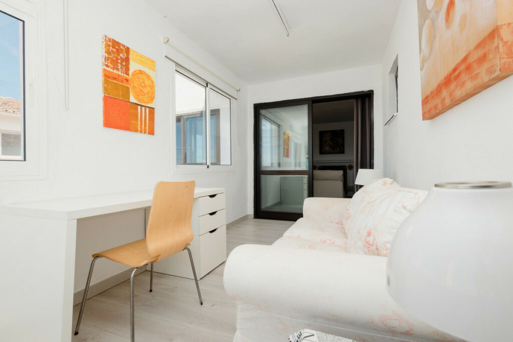 Middle Floor Apartment Puerto Banús Málaga - image 21