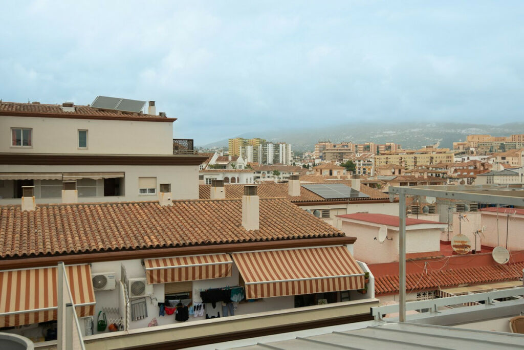 Top Floor Apartment Fuengirola Málaga - image 21