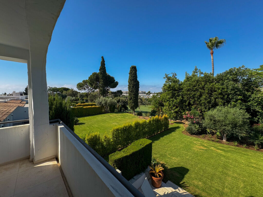 Townhouse Nueva Andalucía Málaga - image 21