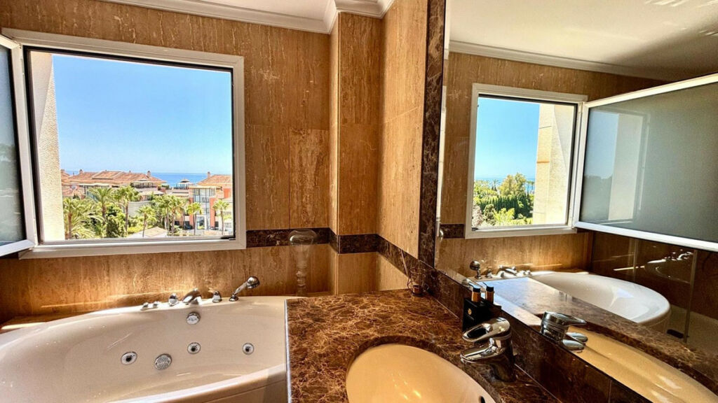 Middle Floor Apartment Marbella Málaga - image 21