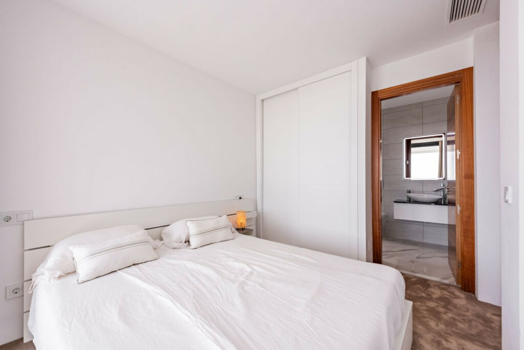 Detached Villa Estepona Málaga - image 21