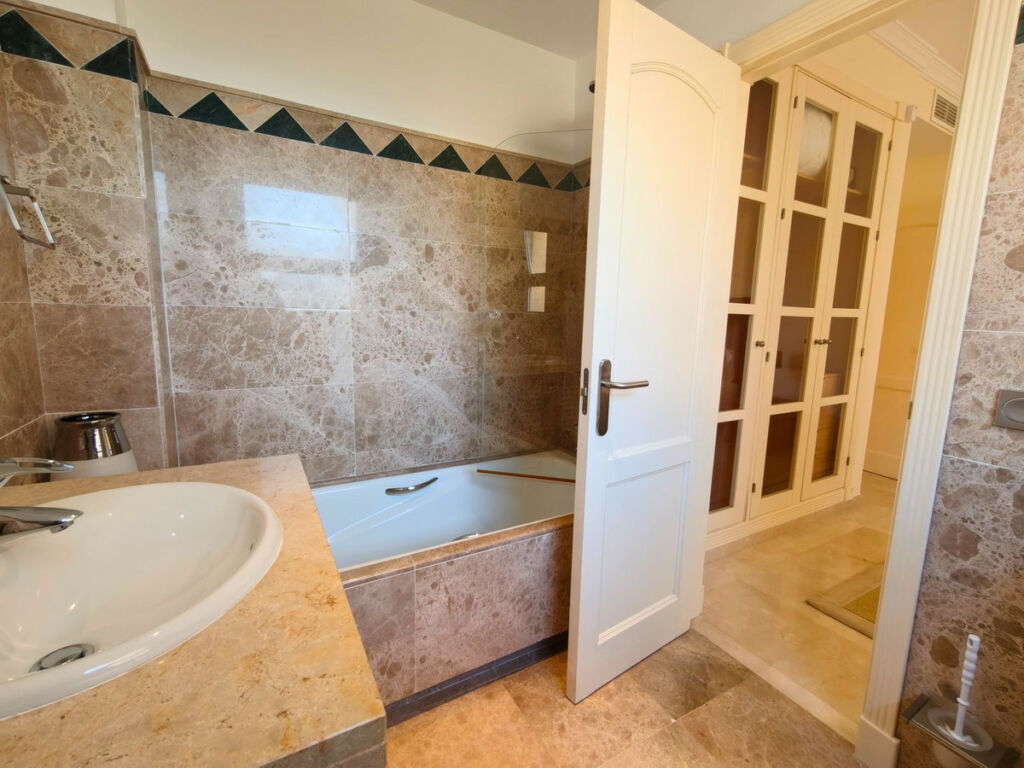 Middle Floor Apartment San Roque Club Cádiz - image 21