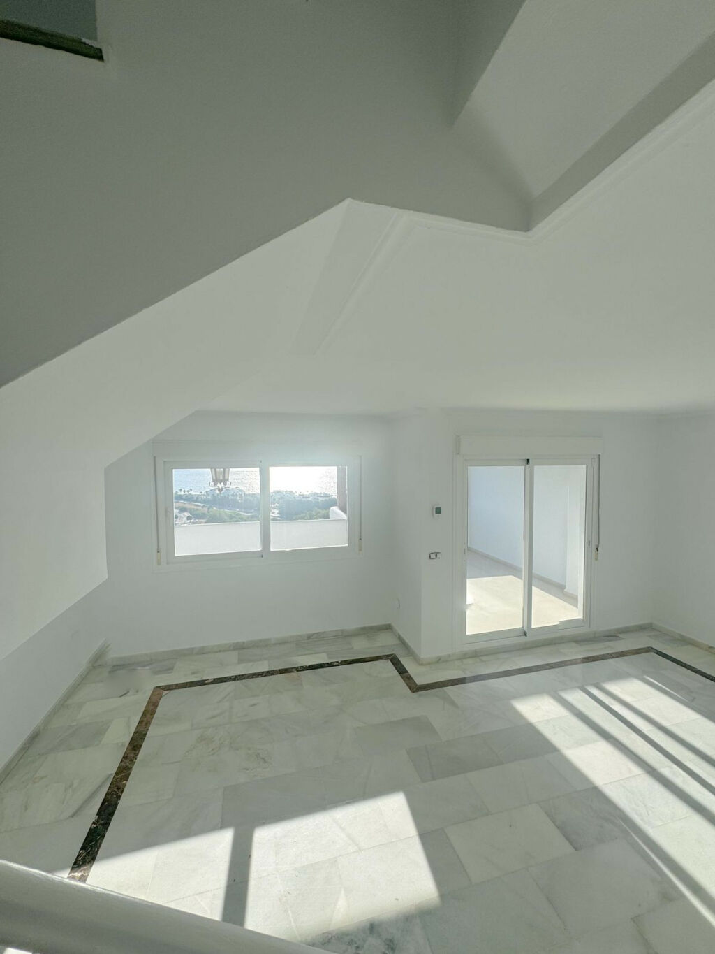 Penthouse Duplex Casares Málaga - image 21