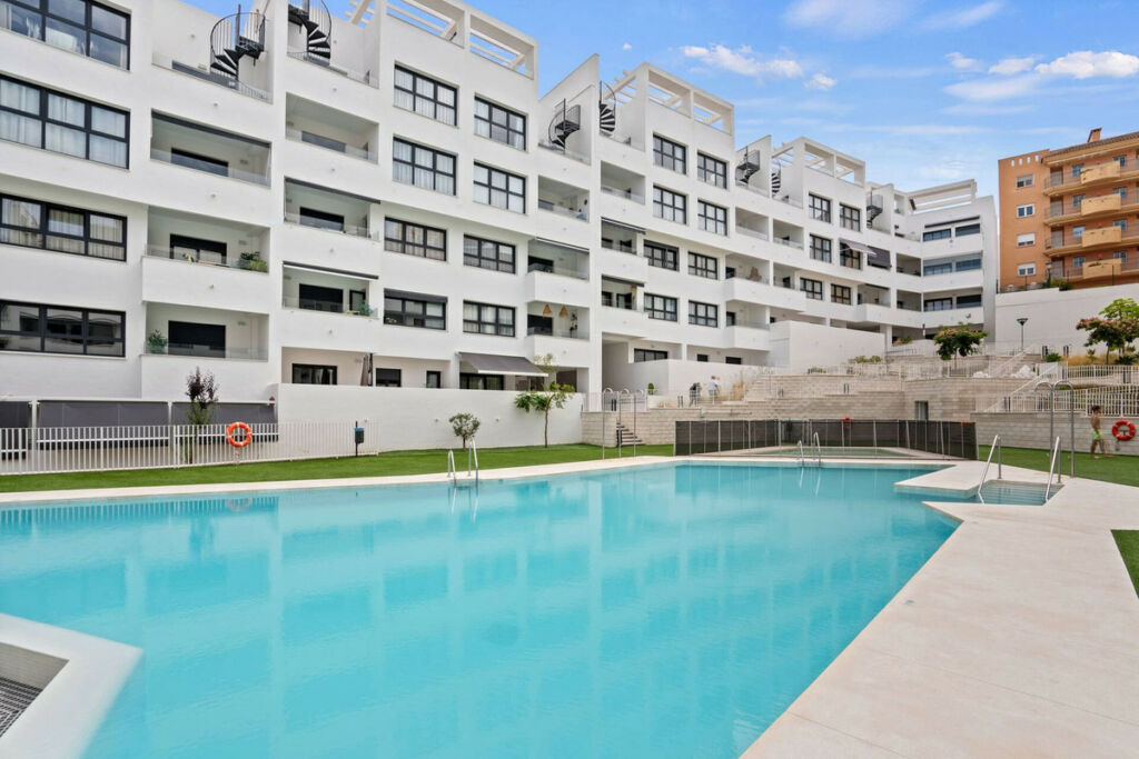Middle Floor Apartment Estepona Málaga - image 21