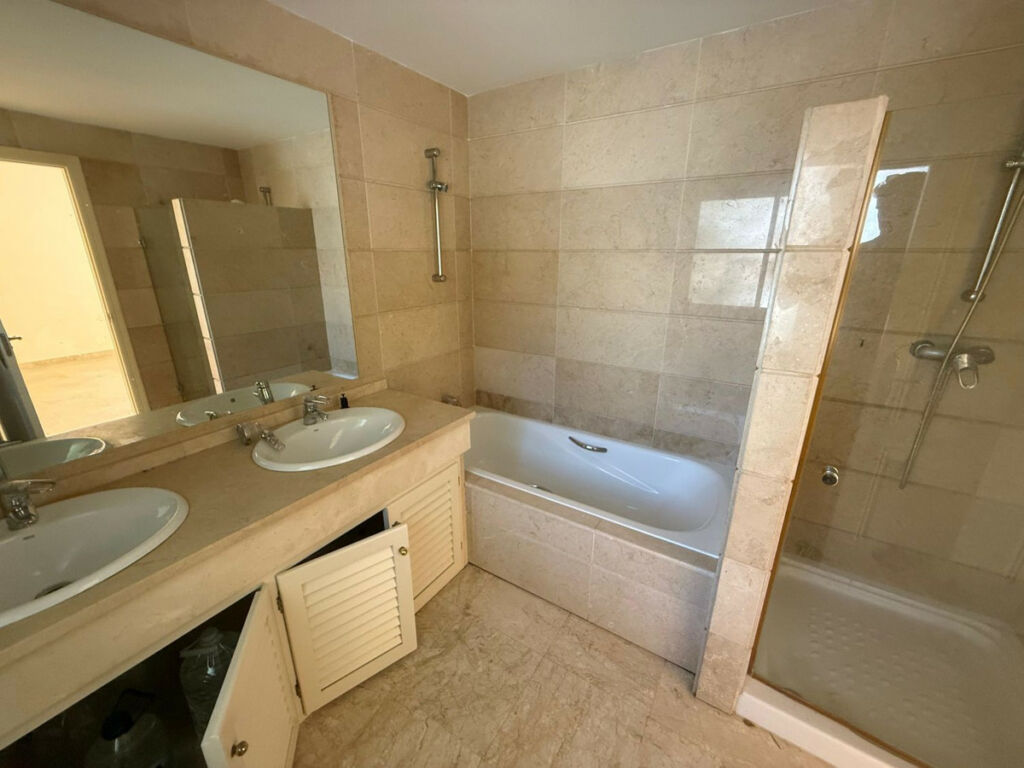 Townhouse Nueva Andalucía Málaga - image 21