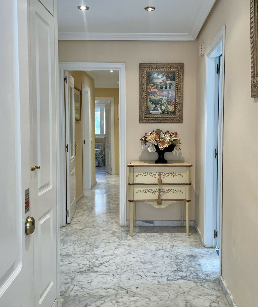 Ground Floor Apartment The Golden Mile Málaga - image 15