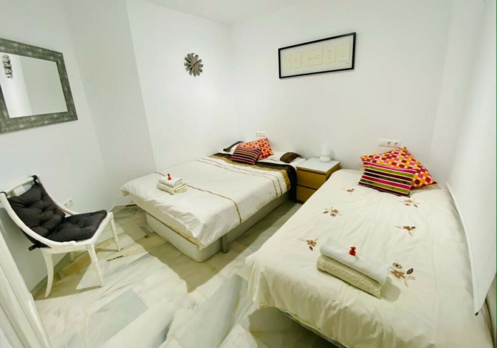 Penthouse Calahonda Málaga - image 22