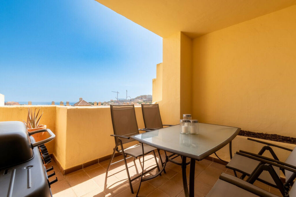 Middle Floor Apartment La Duquesa Málaga - image 21