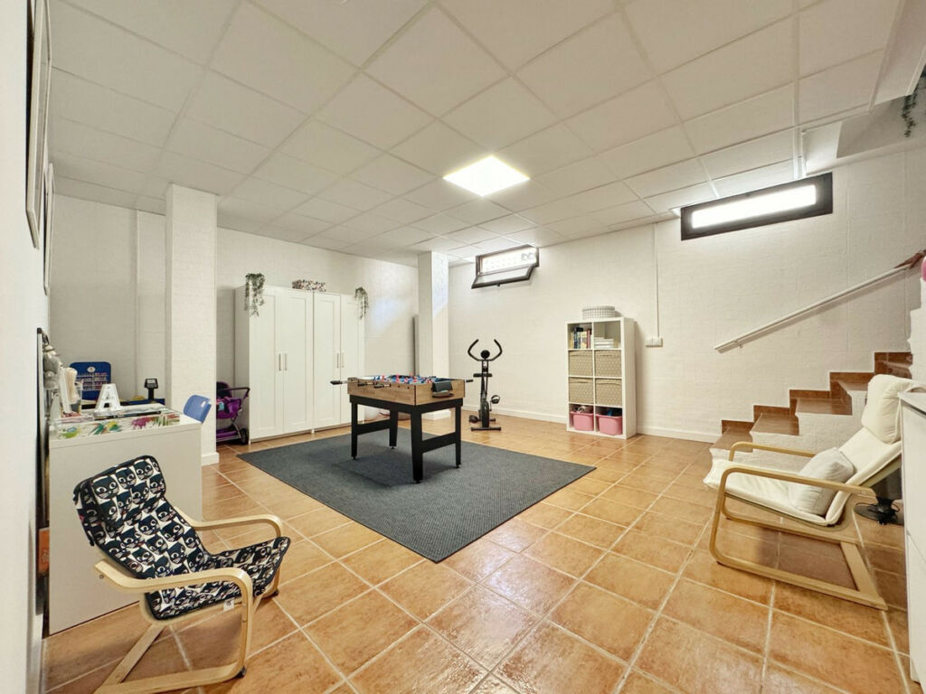Detached Villa Sierrezuela Málaga - image 21