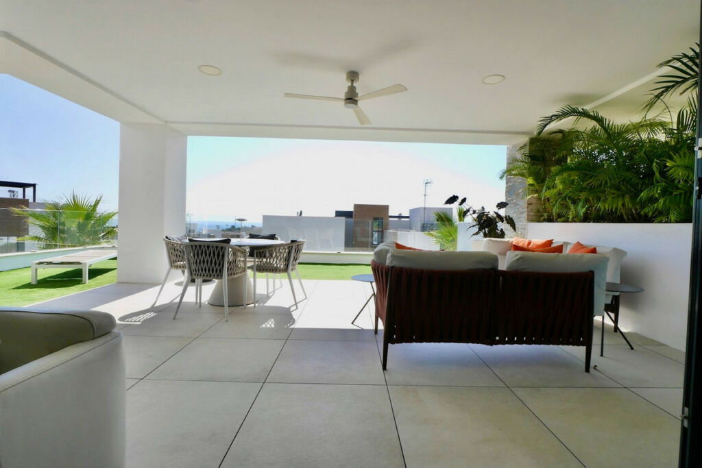 Middle Floor Apartment Cabopino Málaga - image 21
