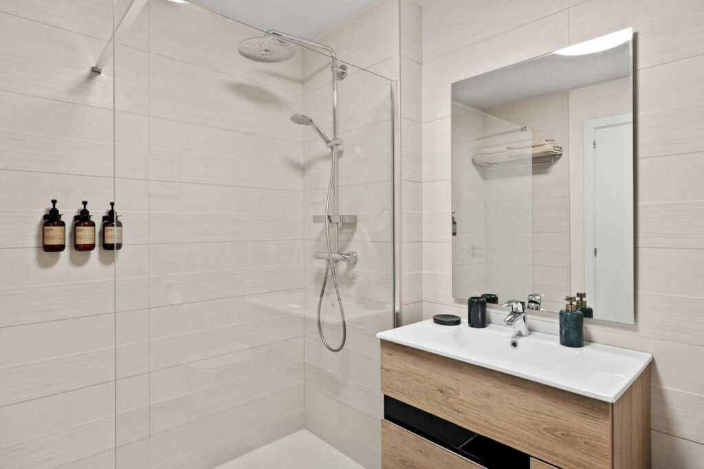 Middle Floor Apartment Estepona Málaga - image 21