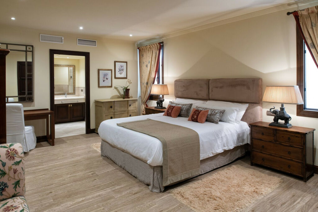 Detached Villa Marbella Málaga - image 21