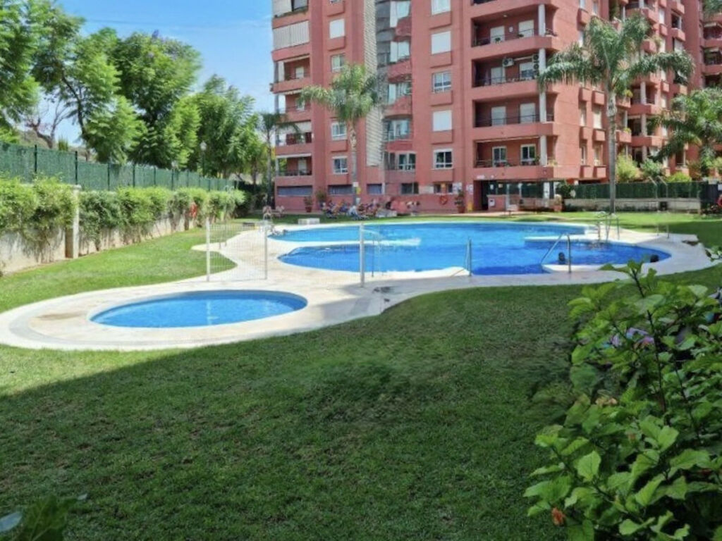 Middle Floor Apartment Los Boliches Málaga - image 21