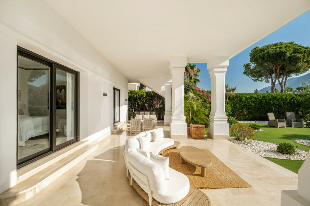 Detached Villa Aloha Málaga - image 21