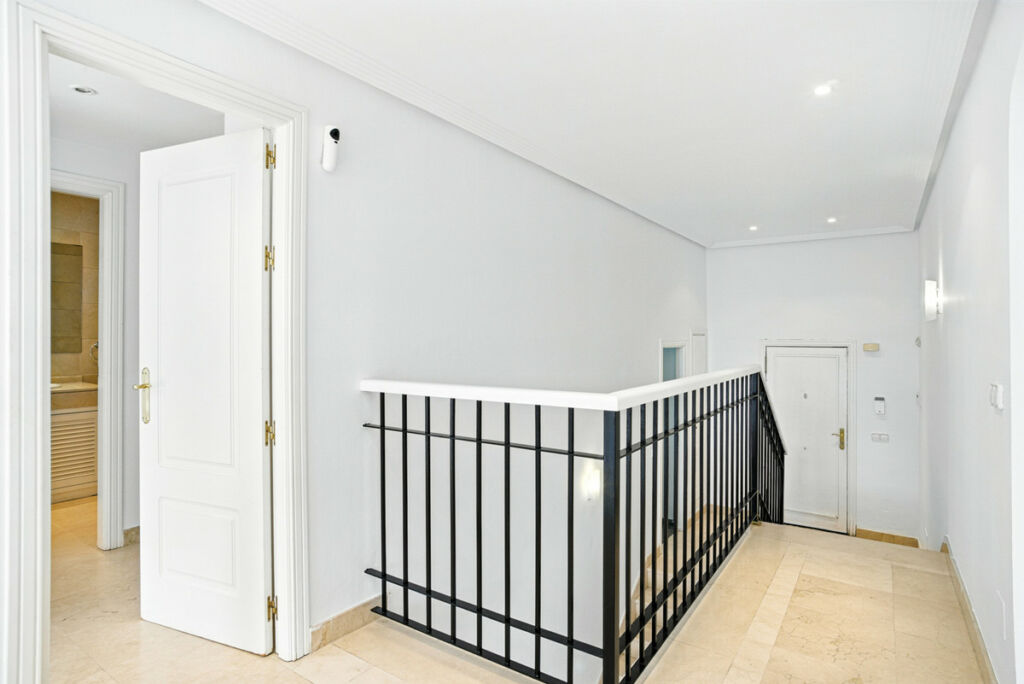 Townhouse Los Arqueros Málaga - image 21