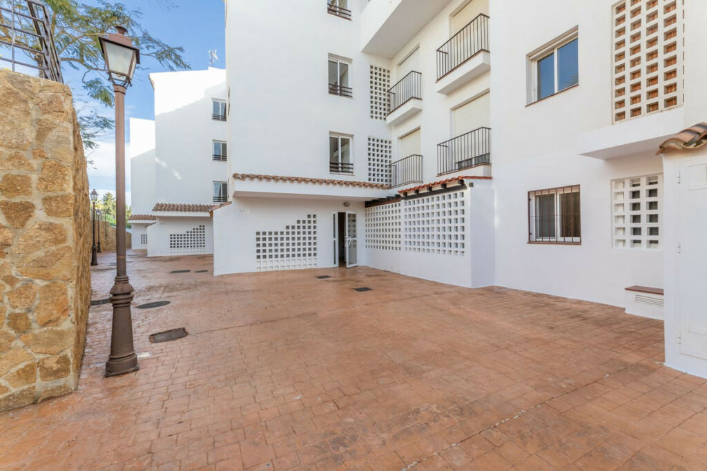 Middle Floor Apartment Manilva Málaga - image 21