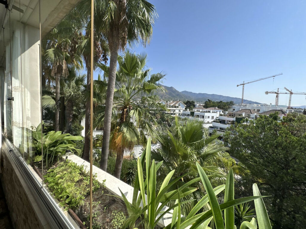 Middle Floor Apartment The Golden Mile Málaga - image 21