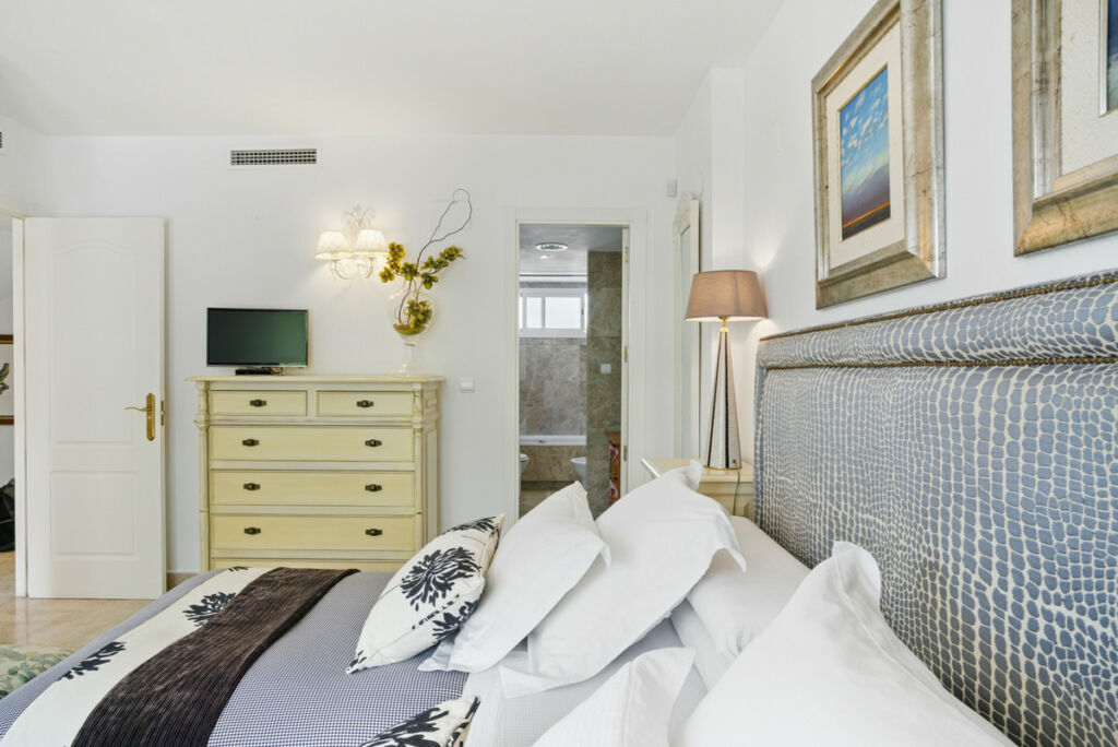 Townhouse Nueva Andalucía Málaga - image 22