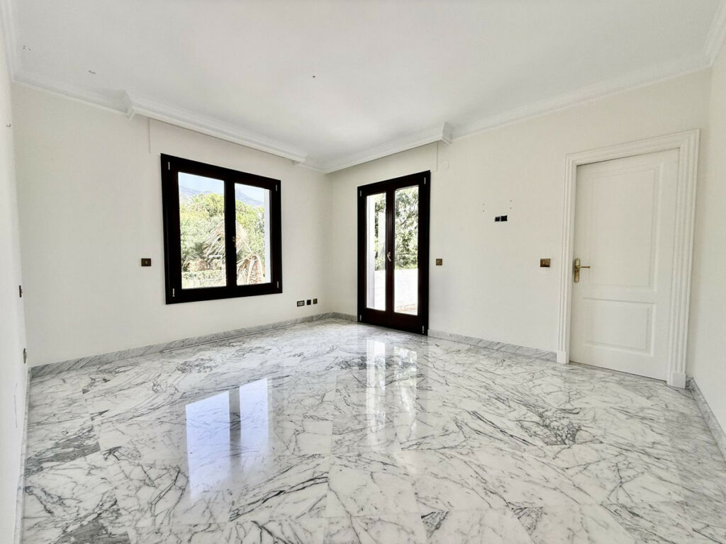 Middle Floor Apartment The Golden Mile Málaga - image 22