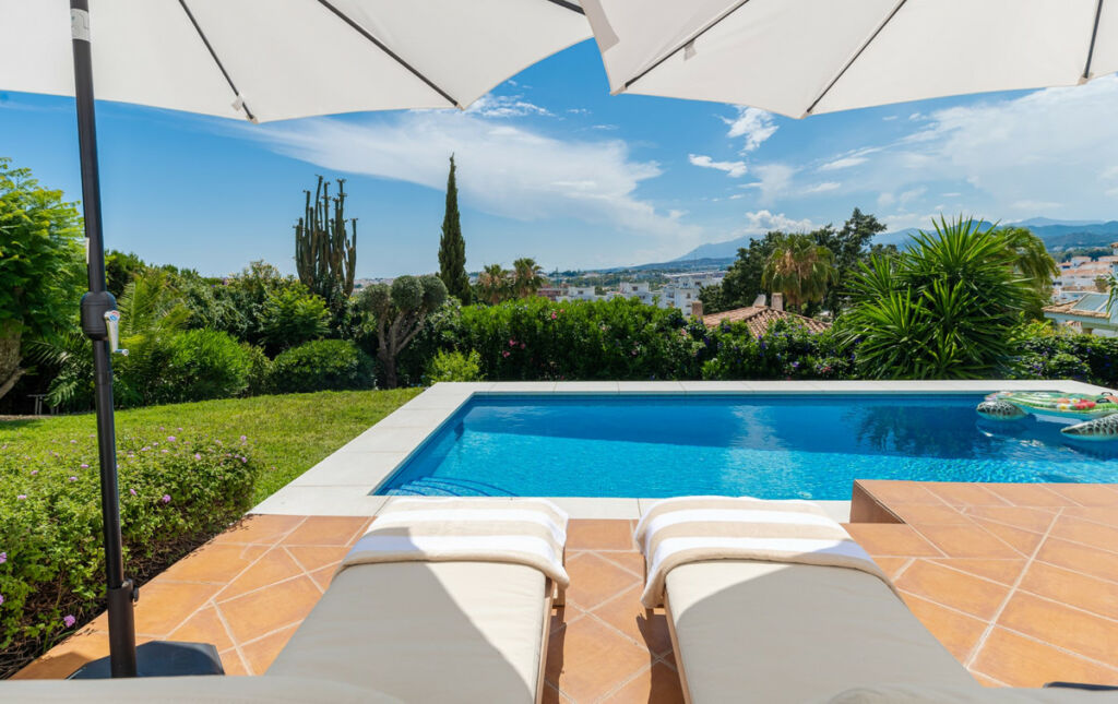 Detached Villa Nueva Andalucía Málaga - image 20
