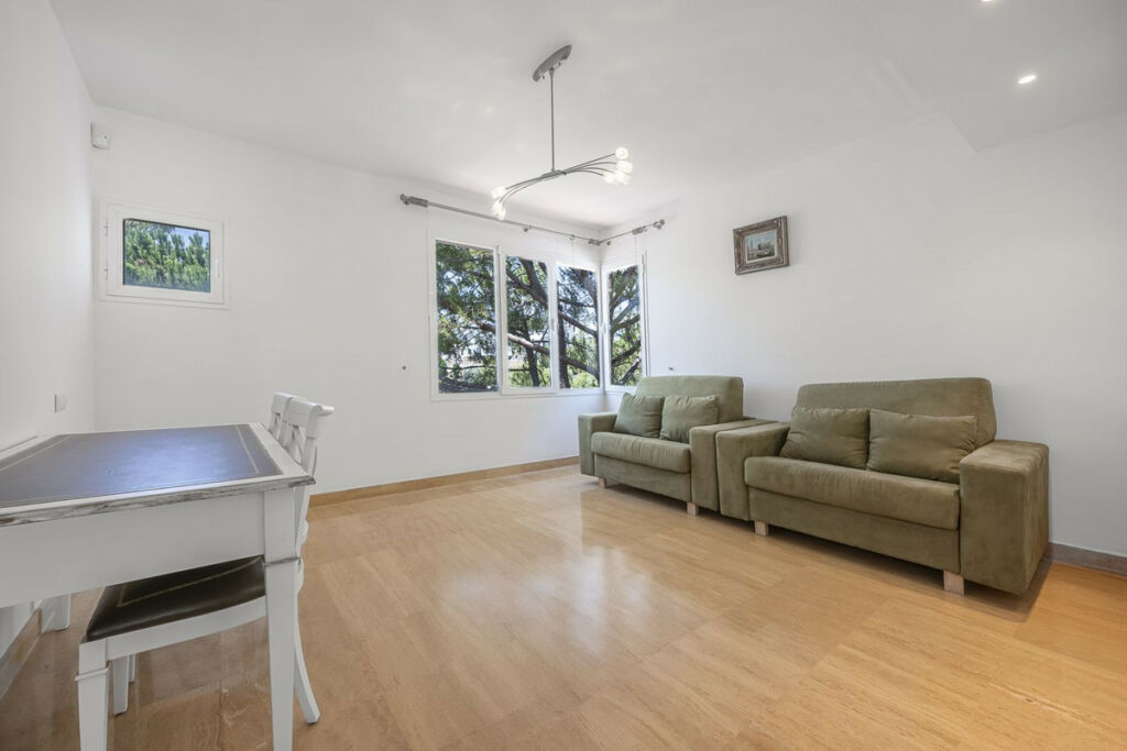 Top Floor Apartment Río Real Málaga - image 22