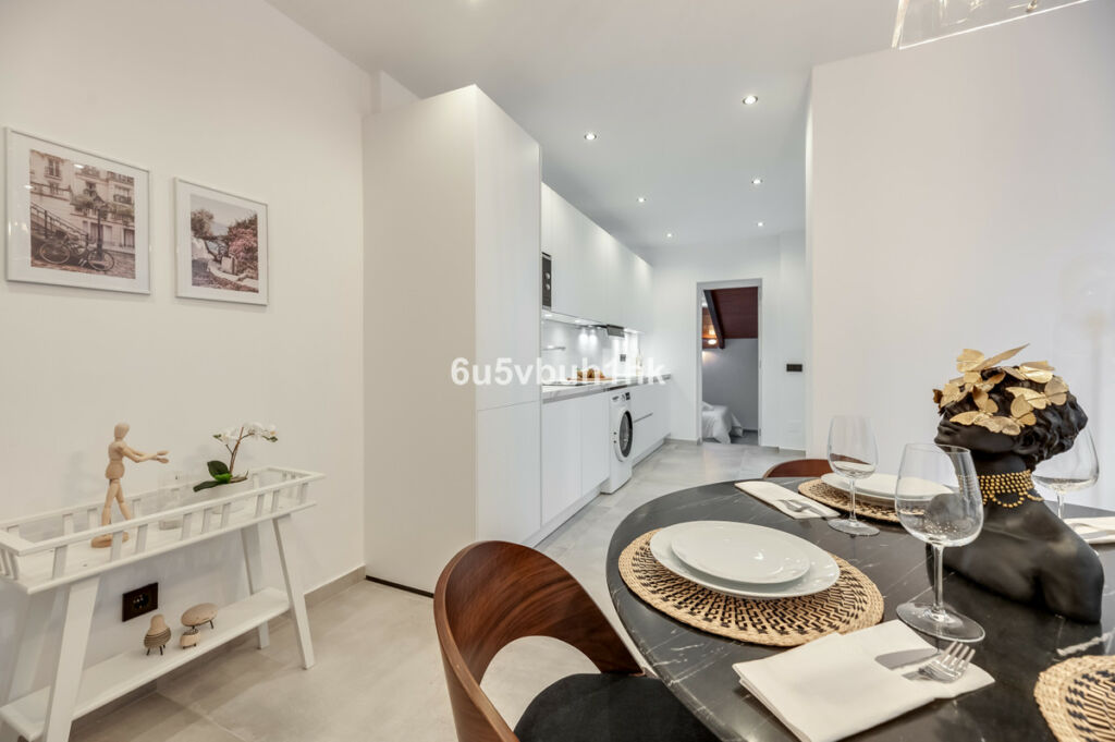 Middle Floor Apartment Estepona Málaga - image 22