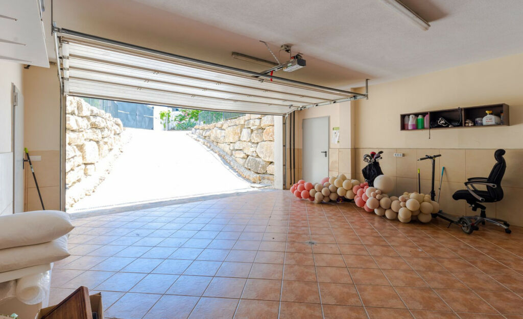 Detached Villa Benahavís Málaga - image 22