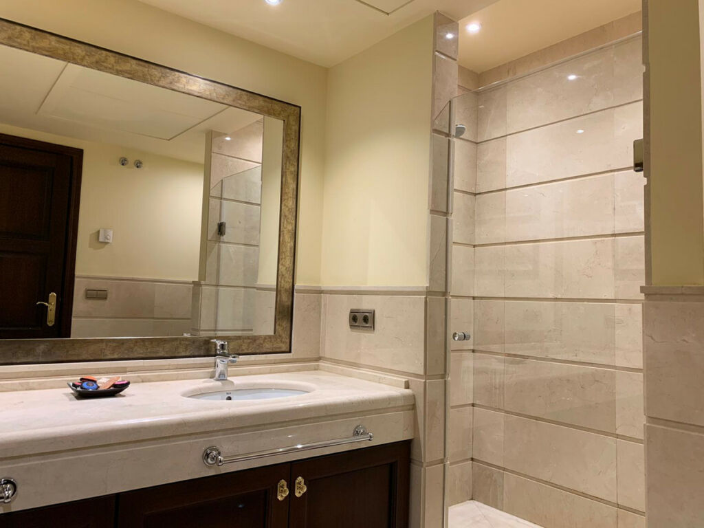 Detached Villa Sierra Blanca Málaga - image 22