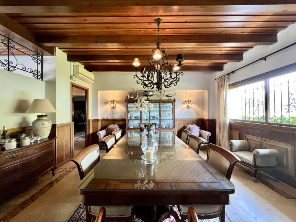 Detached Villa Elviria Málaga - image 19