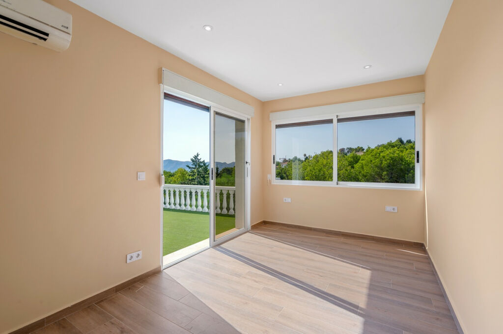 Detached Villa La Nucia Alicante - image 22