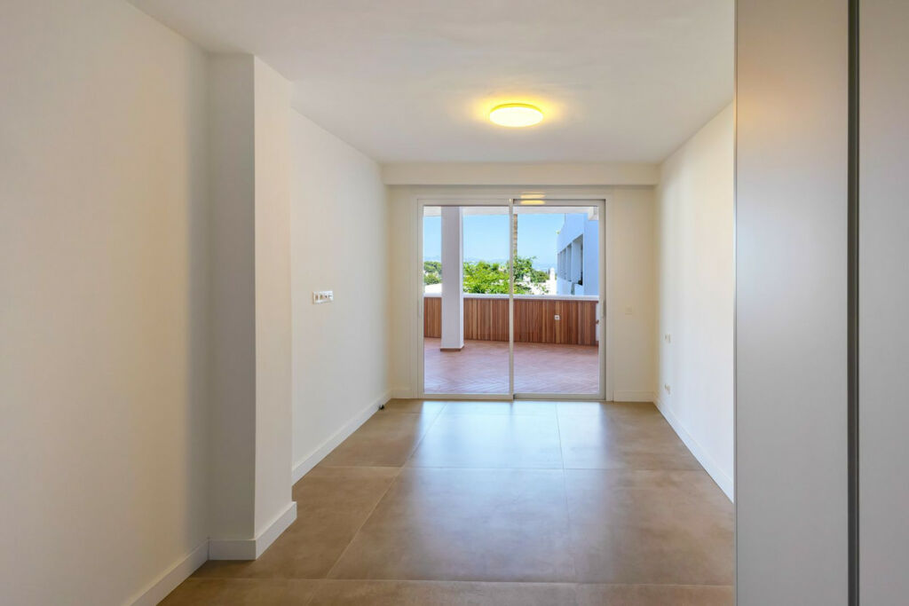 Middle Floor Apartment Nueva Andalucía Málaga - image 22