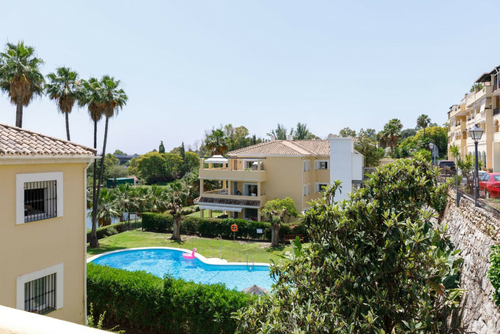 Middle Floor Apartment La Quinta Málaga - image 22