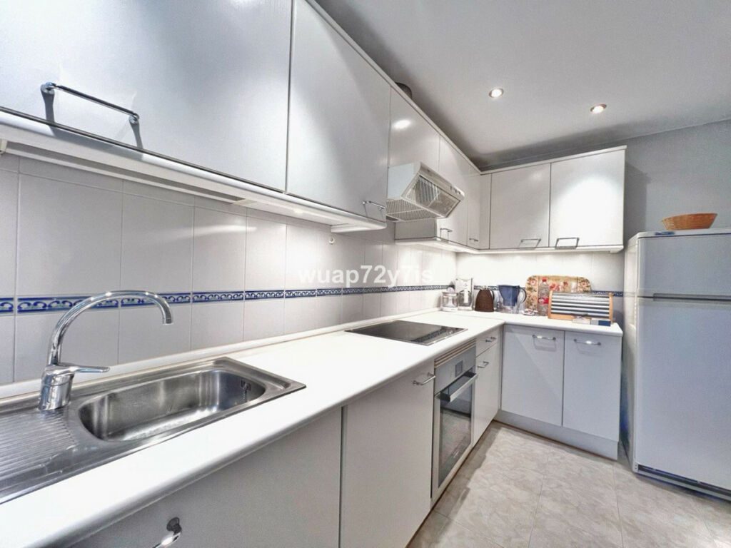 Semi-Detached House Costabella Málaga - image 22