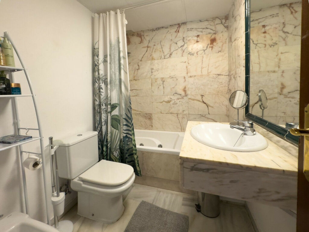 Townhouse Torrequebrada Málaga - image 22