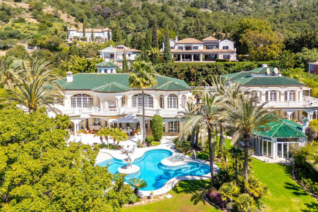Detached Villa The Golden Mile Málaga - image 22