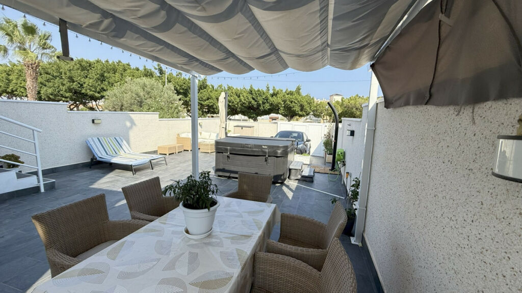 Detached Villa La Zenia Alicante - image 22