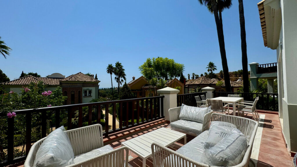 Detached Villa The Golden Mile Málaga - image 22