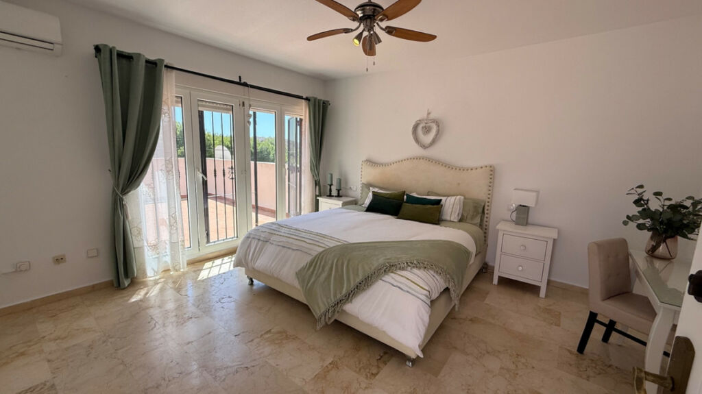 Detached Villa Las Ramblas Golf Alicante - image 22