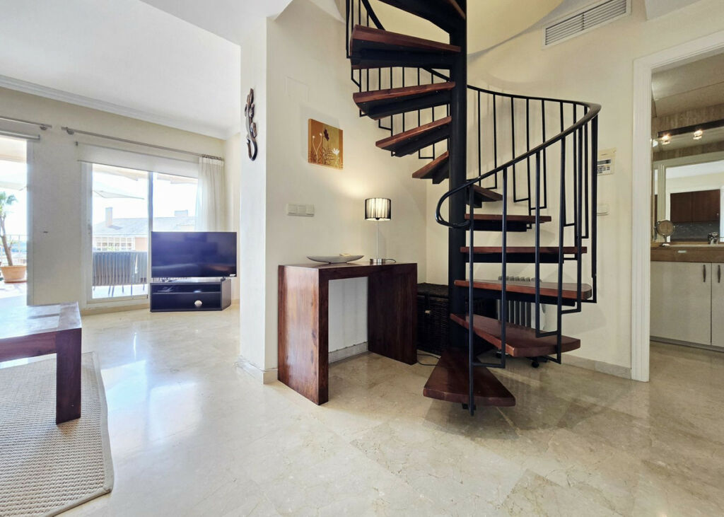 Penthouse Elviria Málaga - image 22