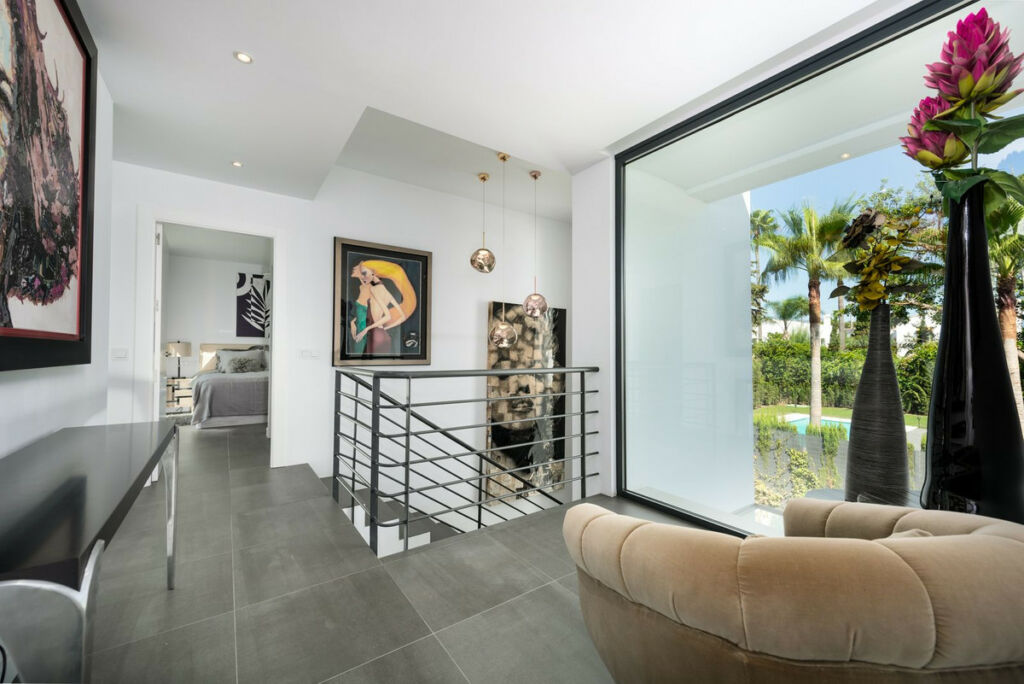 Detached Villa New Golden Mile Málaga - image 19
