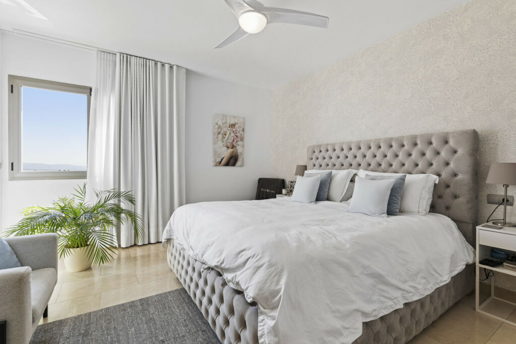Townhouse Benahavís Málaga - image 24